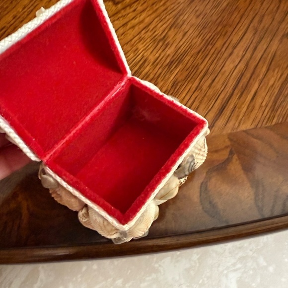 vintage shell trinket box - Picture 4 of 7